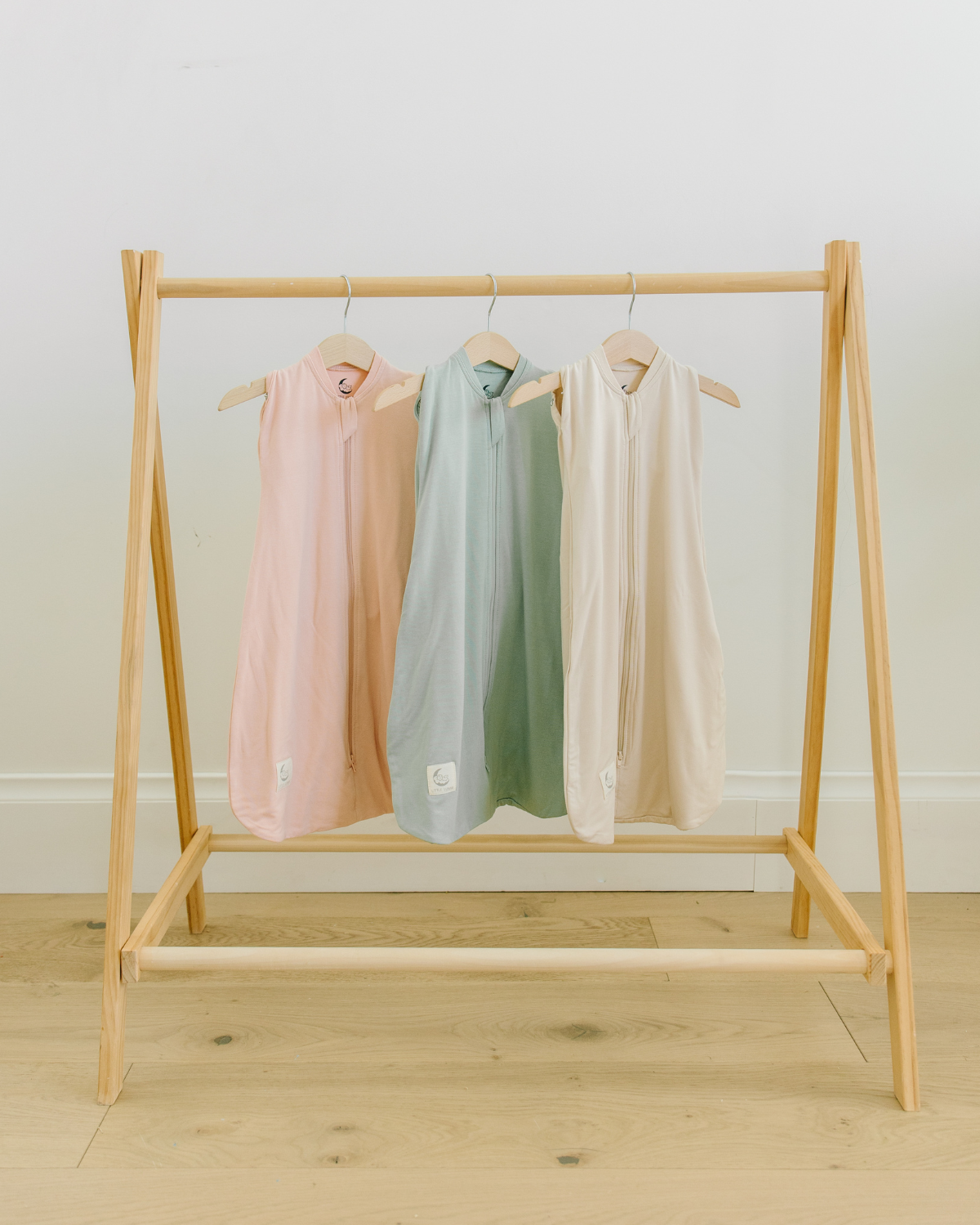 2-in-1 Bamboo Swaddle Sleeping Bag for Babies (0-6 Months)